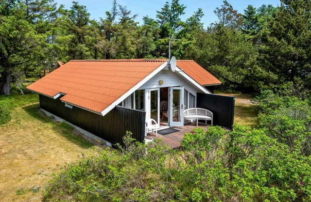"Clea" - 800m from the sea by Interhome