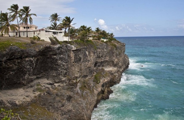 Cliff Edge Villa overlooking the Atlantic Ocean