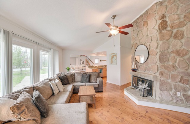 Close to 3 Ski Areas: Michigan Family Retreat!
