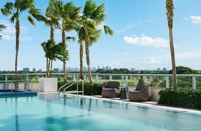 Close to Bal Harbour Beach and Surfside Beach! Bike Rental, Pets Allowed, Pool