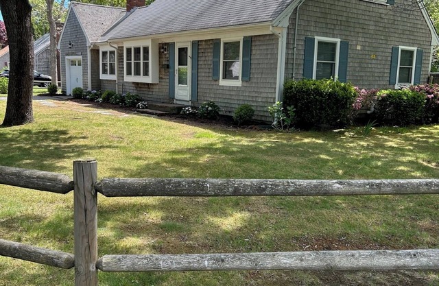 Close to BEACH! Falmouth/Falmouth Heights 4Bdr-2Ba. 2025 Renovation Large Deck