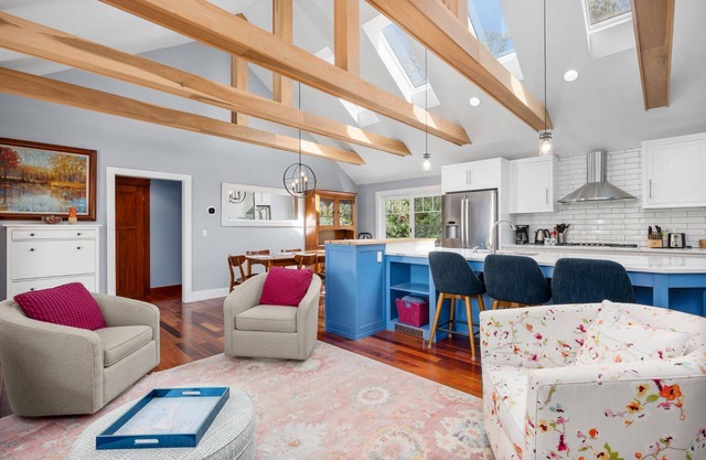 Close to Cape Cod Canal Sleeps 6 with AC