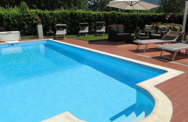 Close to centre of Lucca. Perfect base for exploring. Exclusive use of pool, A/c