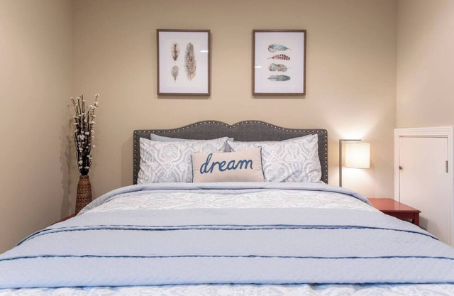 Close to Expo Ctr, UofL, Walk to bars, shops!