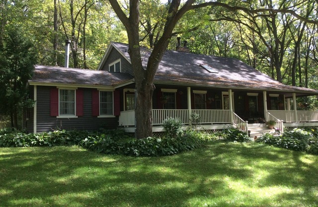 Close to Galena, close to perfect. Premier get away. Three beautiful suites.