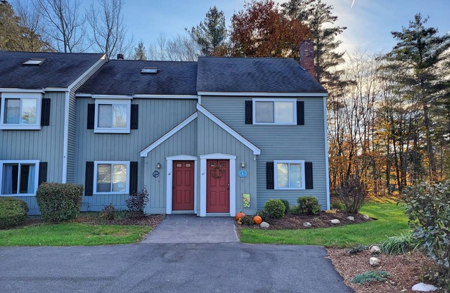 Close to shops/dining/town access. Pet-friendly, Wifi, deck. A0040 by LRS