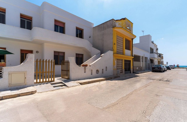 Close to the beach with courtyard - Apartment Lapillo