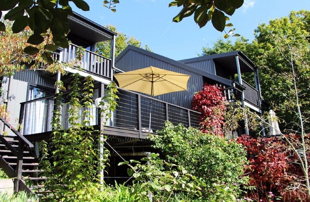 Cloudsong Chalet 3 - Close to the village centre!
