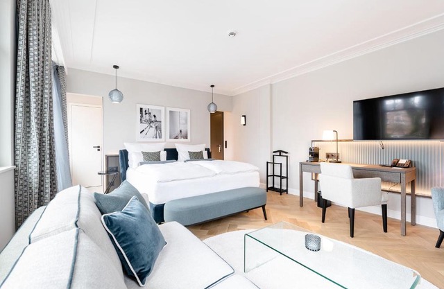 Clounys Hotel