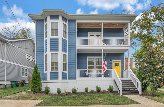 CMA Fest The BlueBelle E Nash Songwriter Stay 3Bed 3Bath HotTub Yard 30+day