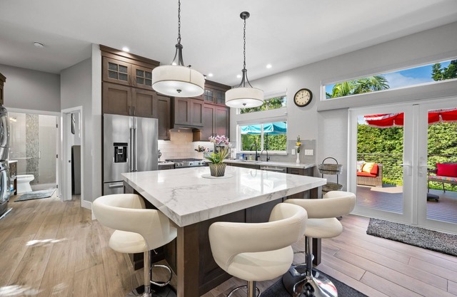 Coastal Escape | 2BR/2B | w/King En-suite + BalconyViews | Deck, FireTable + BBQ