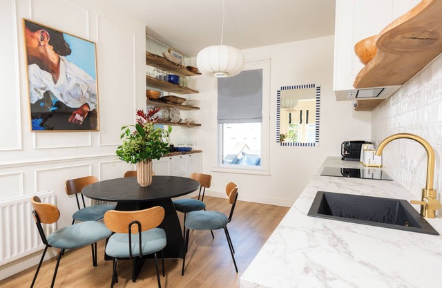 Coastal Location - Sleeps 6 & Pet Friendly