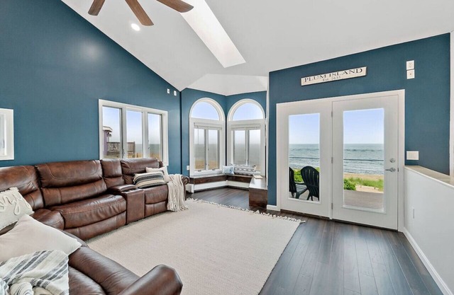 Coastal Modern Beachfront Chalet, sleeps 10+