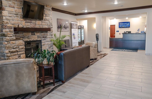 Cobblestone Hotel & Suites - Lamar