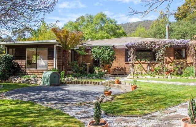 Cockatoo Hill - The writers retreat