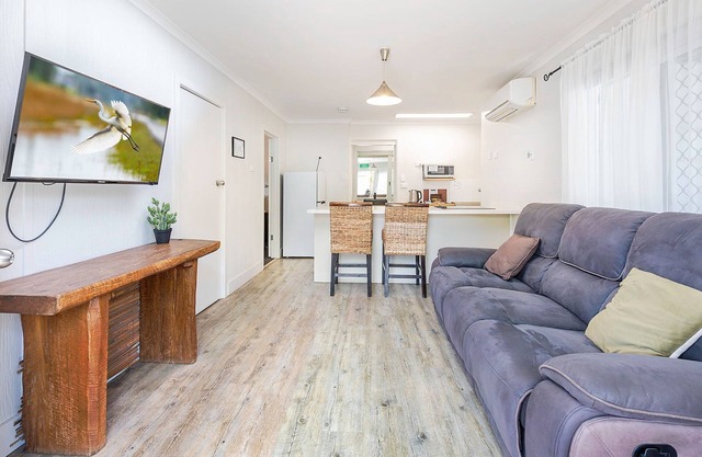 Coconut Palms Spacious 1 Bedroom Apartment