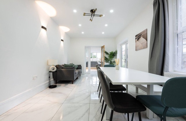Cohost Partners 6-Bed Home Perfect for Groups