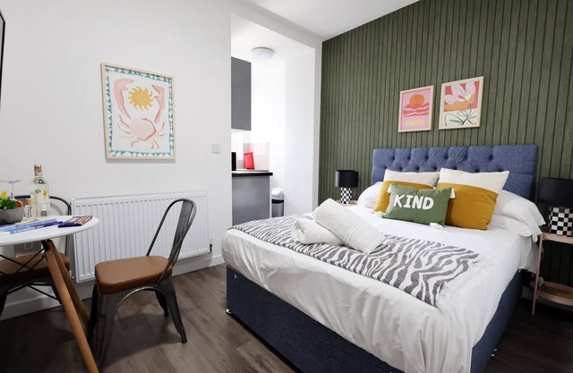 Cohost Partners Stylish Studio Near Cardiff Bay