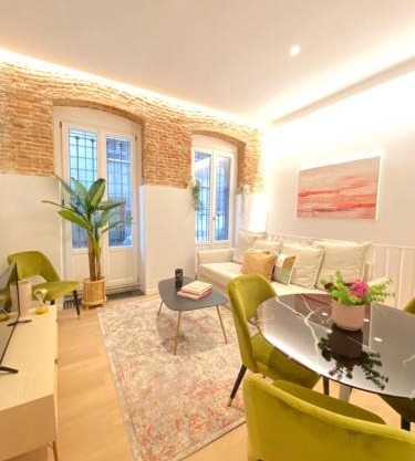 Collection Latina - Apartamentos Únicos en el Barrio Más Auténtico