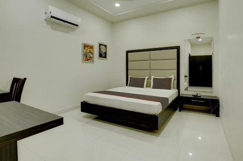 Collection O Ovel Hotel Grand