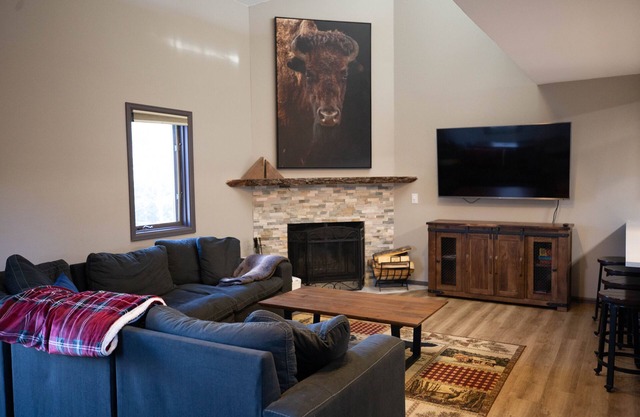 Colorado Mountain Retreat – Your Perfect Winter Escape in Summit County nHot Tub