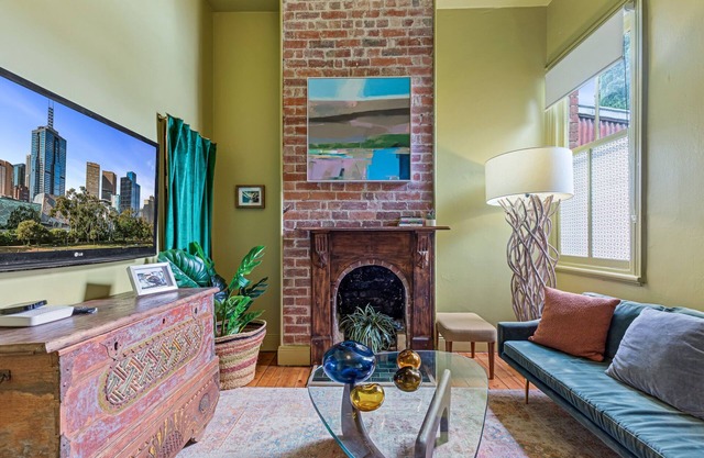Colourful & Charming 2-Bed Fitzroy Heritage Home