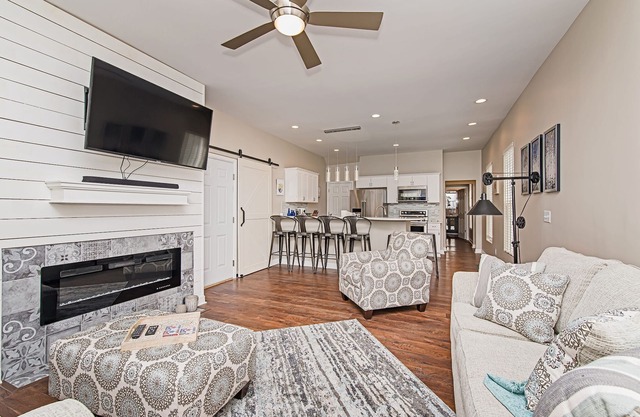 Combined Duplex on the Monon Trail near north Downtown Indy. Perfect for groups