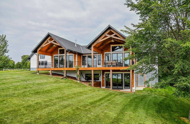 Come vacation on Long Lake in this beautiful home!