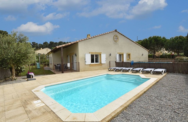 Comfortable villa with jacuzzi