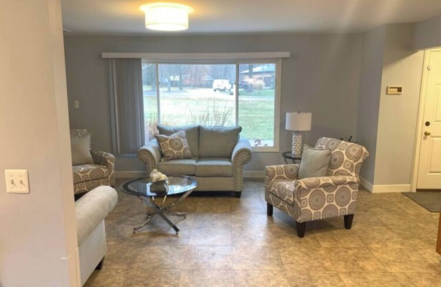 Comfortable 4 bedroom house in Troy
