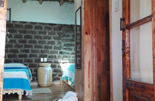 Comfortable and warm bedroom in an old house 30 min. from Toluca, for vacation