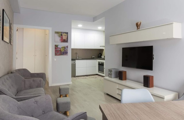 Comfortable apartment with free parking