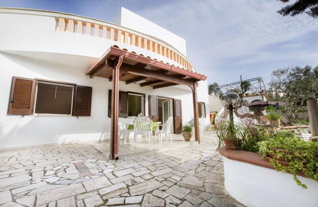 Comfortable cottage with large garden a stone's throw from the beaches of Salento