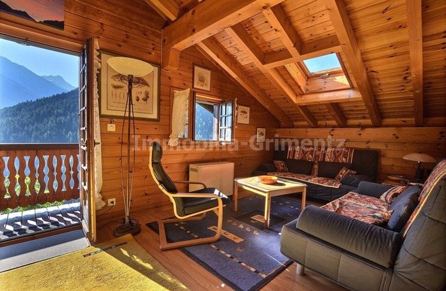 Comfortable flat for 2 to 4 people, living room with 1 divan bed, kitchen area, 1 double bedroom, ba
