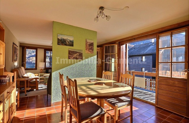 Comfortable flat for 4 people in Saint-Jean, living room with wood-burner, kitchen area with dishwas
