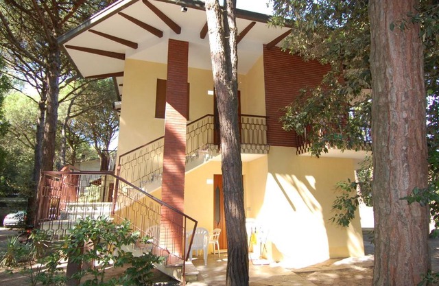 Comfortable holiday home apartment near Venice with parking