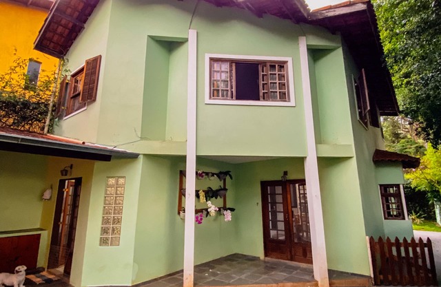 Comfortable house with barbecue in Granja Viana