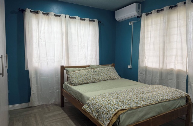 Comfortable Rooms at Lonely Hill Apartment