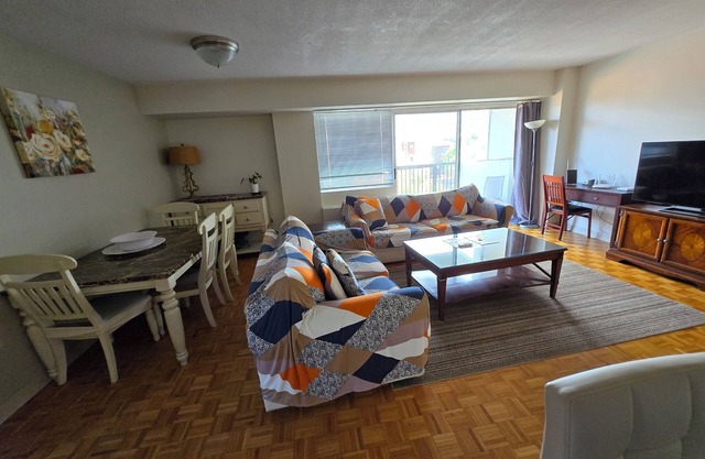 Comfy 2 Bed Apt 6 Min Walk To Boston Children's Hospital, Brigham, Dana Farber.