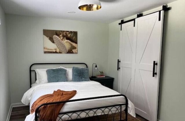 Comfy & Cozy Apt