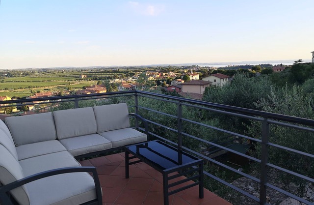 Complete apartment in a quiet historic courtyard. Near Lake Garda and Gardaland