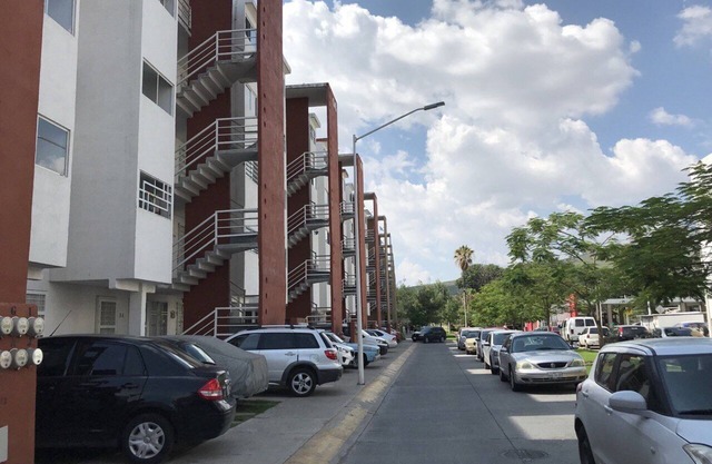 COMPLETE APARTMENT SOUTH OF THE CITY