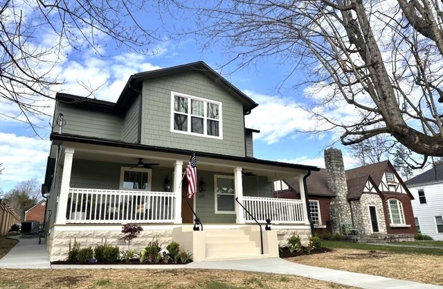 Completely Renovated Home in Walkable Downtown Irvine - Close to Red River Gorge