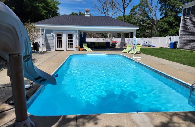 Completely Renovated In Quiet Neighborhood/Great Bay/In ground pool
