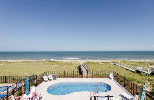 Conched Out : Beautiful Oceanfront Single Family Home with a Private Pool!
