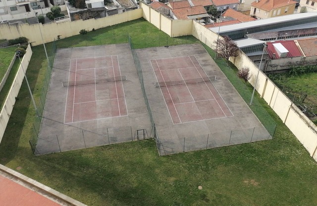 Cond Fechado, Piscina, Court de Ténis, Ginásio, Sauna e Banho Turco