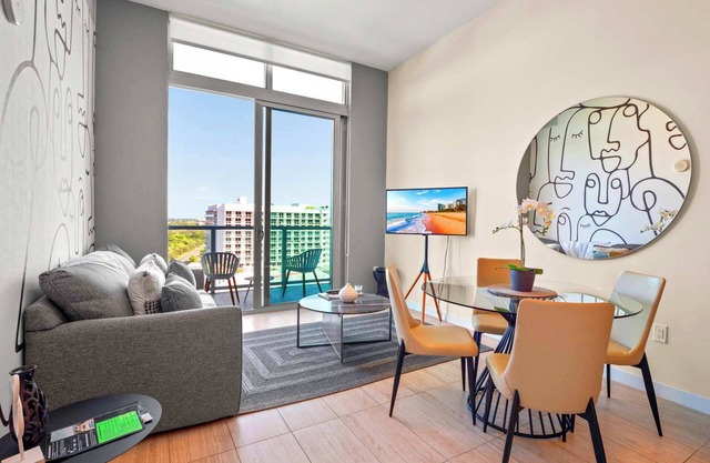 Condo Near Design District + Free Parking