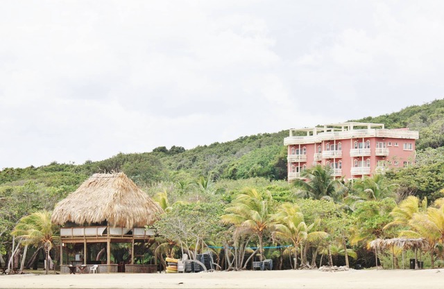 CONDO VISTA DEL MAR-SEASIDE CONDO-3 BR - SEA VIEWS, POOL, SAND BEACH, SNORKEL