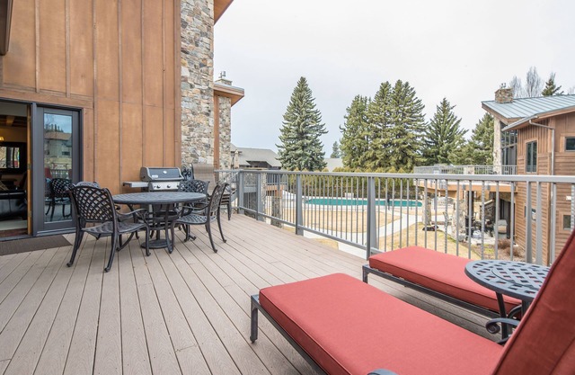 Condo w/fireplace, private patio, A/C - One of a Kind Marina Cay Estates Condo
