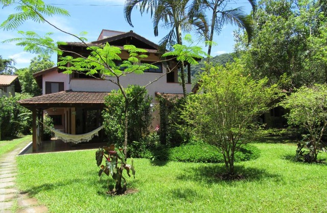 condomínio com piscina no Sahy (H)